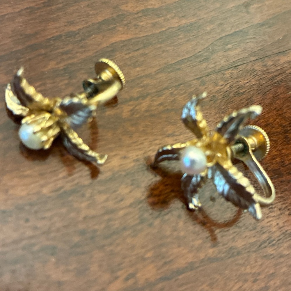 Vintage Gold Pearl Floral Earrings